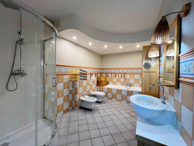 Dwupokojowy apartament w budynku z basenem, fitnes