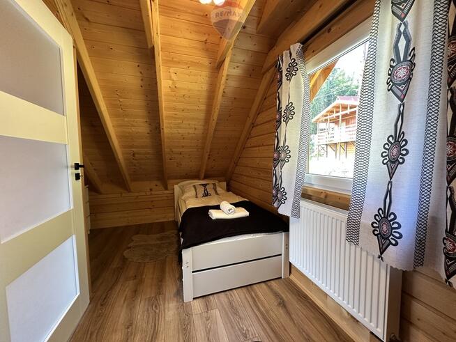 Całoroczny domek z widokiem na jezioro i góry