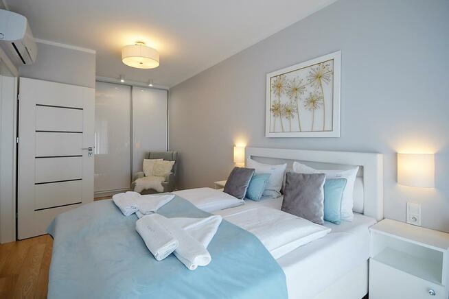 Mieszkanie Ustronie Morskie, Okrzei