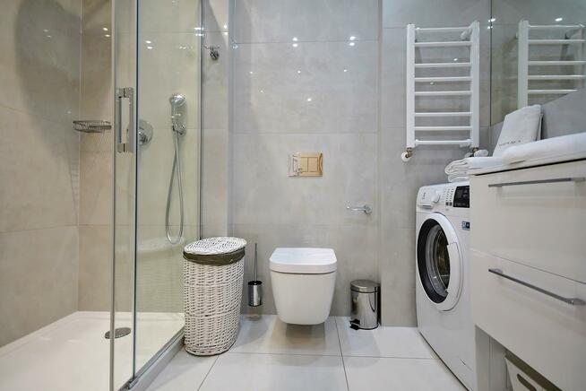 Mieszkanie Ustronie Morskie, Okrzei