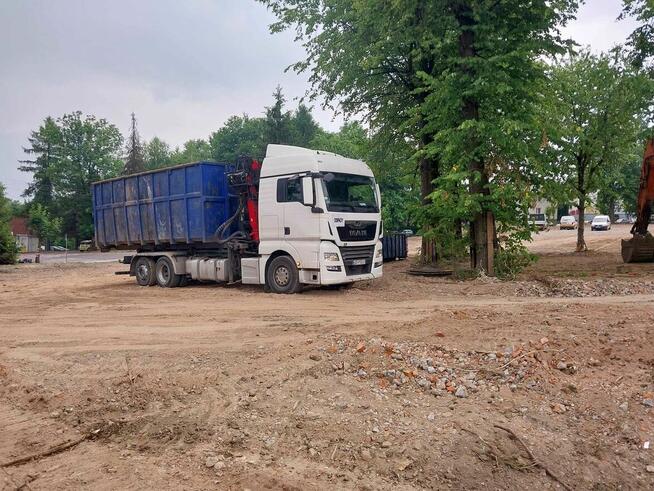 Transport kontenerów , usługi HDS - chwytak do odpadów , zło