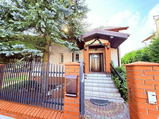 DOM Z GARAŻEM W DOSKONAŁEJ LOKALIZACJI!