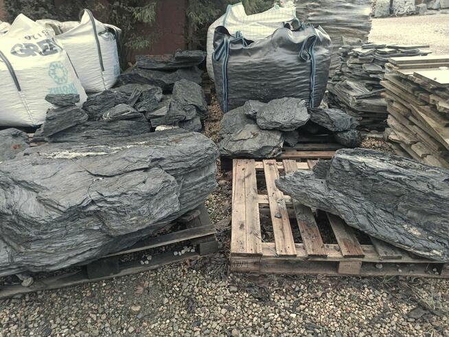 Kamień zielony duży Głaz zielony do ogrodu skała bryła