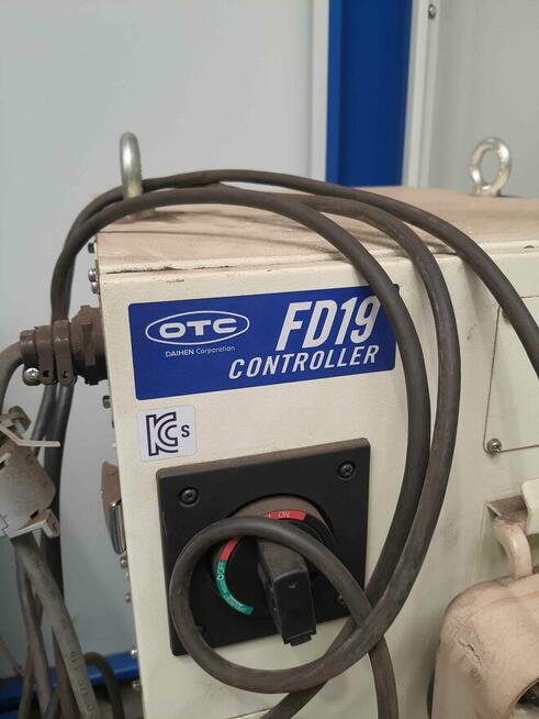 Na sprzedaż: 2 zrobotyzowane stanowiska spawalnicze OTC DAIH