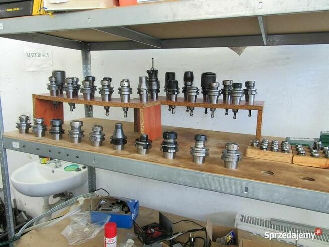 Centrum obróbcze CNC firmy XYZ Mini Mill 560