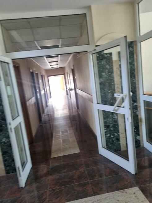 Sprzedam biurowiec bezpośrednio w stanie deweloperskim.