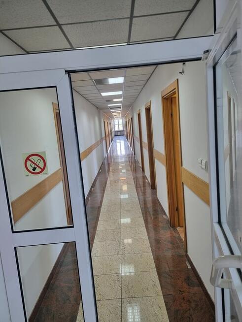 Sprzedam biurowiec bezpośrednio w stanie deweloperskim.