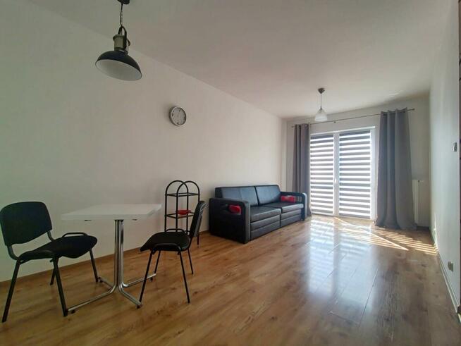 58m ARCHITEKTÓW, dwupokojowe, umeblowane. Garaż.