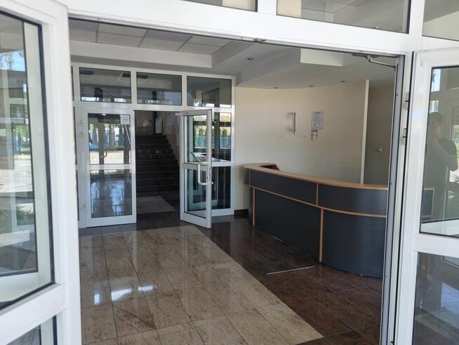 Sprzedam biurowiec bezpośrednio w stanie deweloperskim.