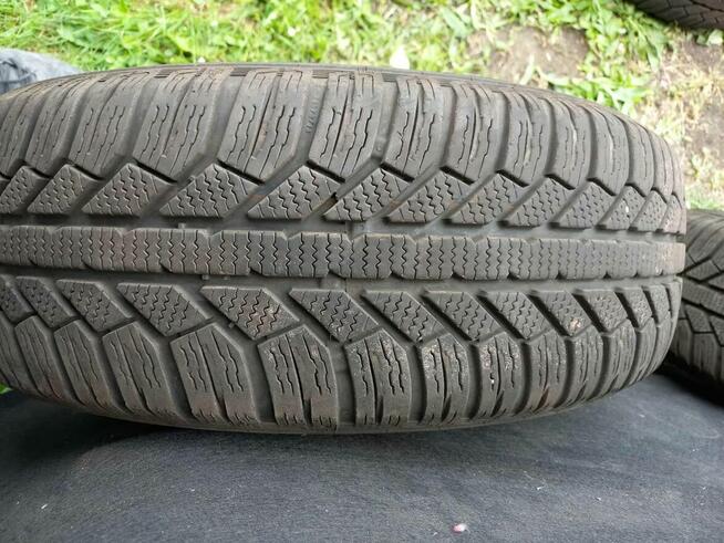 Opony zimowe na felgach stalowych