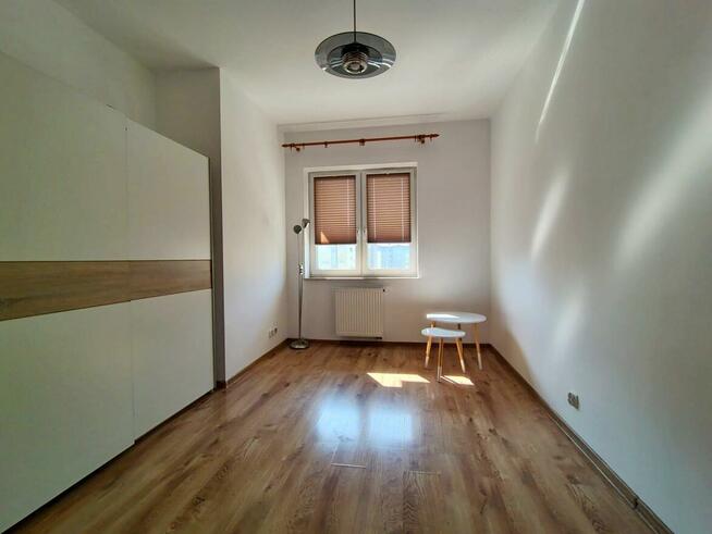 58m ARCHITEKTÓW, dwupokojowe, umeblowane. Garaż.