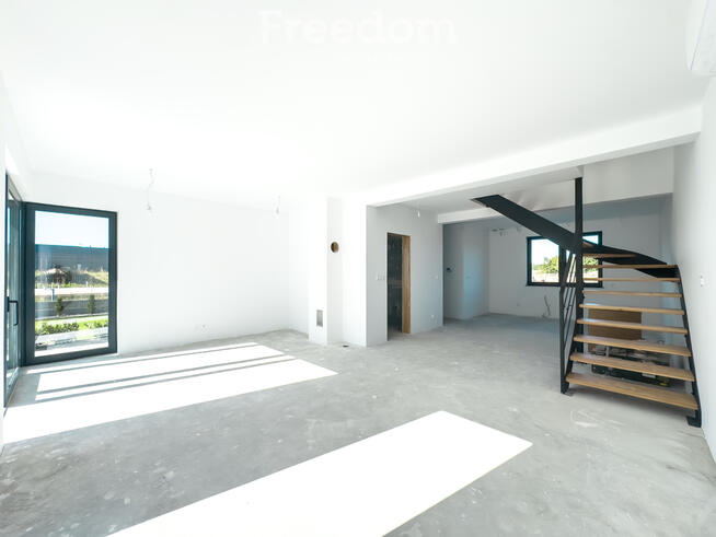 Nowoczesny dom z widokiem na jezioro na S W J M