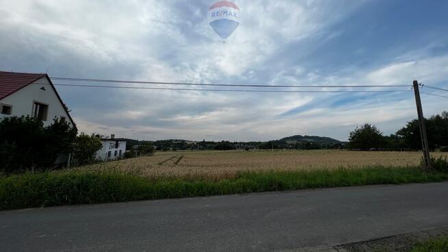 Czego brakuje tej działce ?