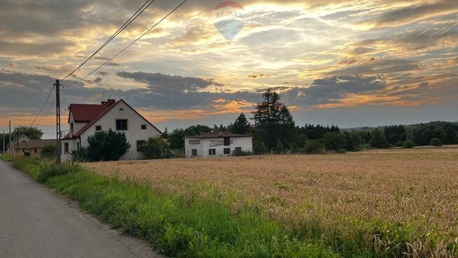 Czego brakuje tej działce ?