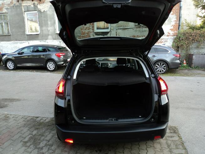 sprzedam ładnego PEUGEOTA 2008 1.2 B malutki przebieg