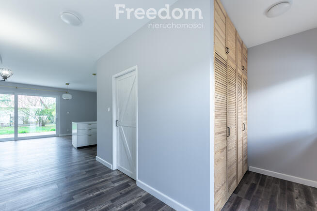 Nowoczesny budynek jednorodzinny dwulokalowy