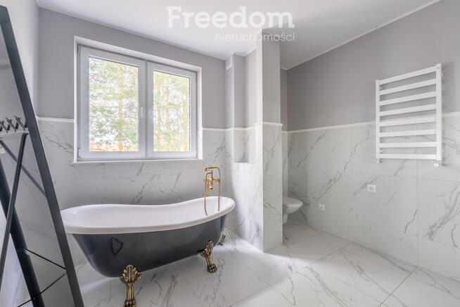 Nowoczesny budynek jednorodzinny dwulokalowy