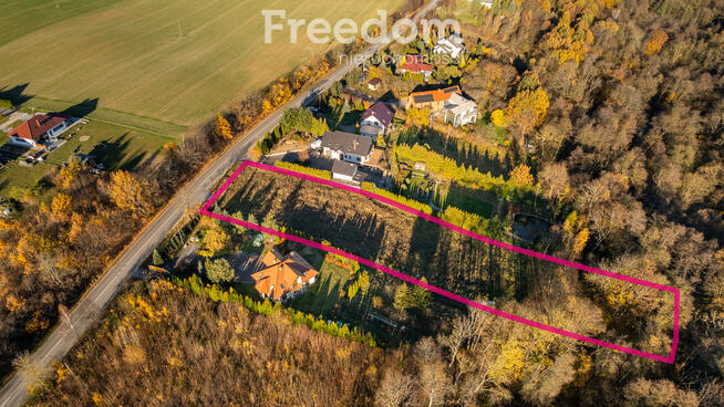 Urocza działka budowlana z lasem i rzeką !!!