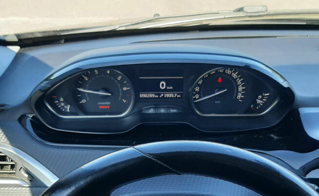 Peugeot 2008 I LIFT1,2 benzyna,2016 rok, tylko 90000km Klima