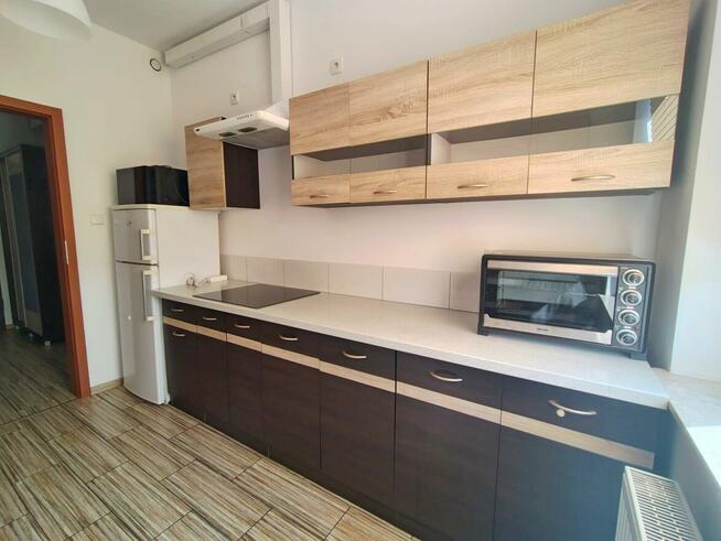 58m ARCHITEKTÓW, dwupokojowe, umeblowane. Garaż.