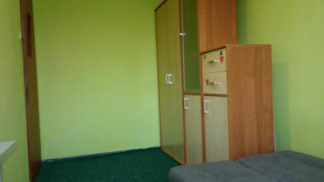 Niedrogi i wygodny pokój jednoosobowy.
