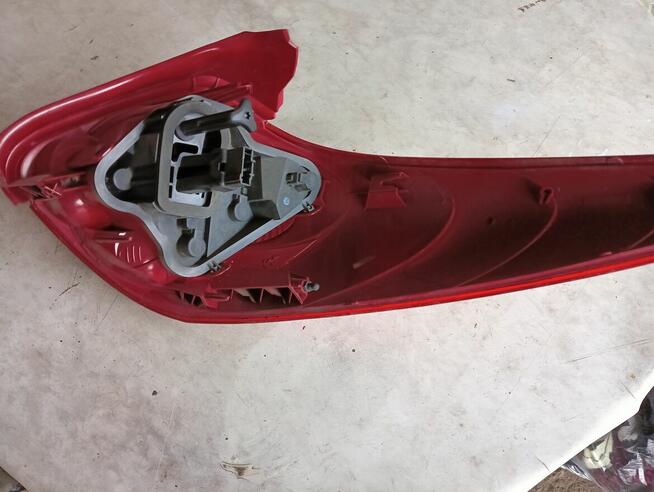 Lampa Peugeot 207 sw tył lewy