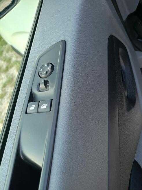 OPEL VIVARO wersja long 9 osób