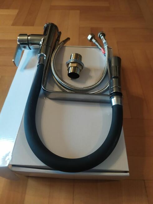 Bateria kuchenna Vegas z wyciąganą wylewką marki Granitan