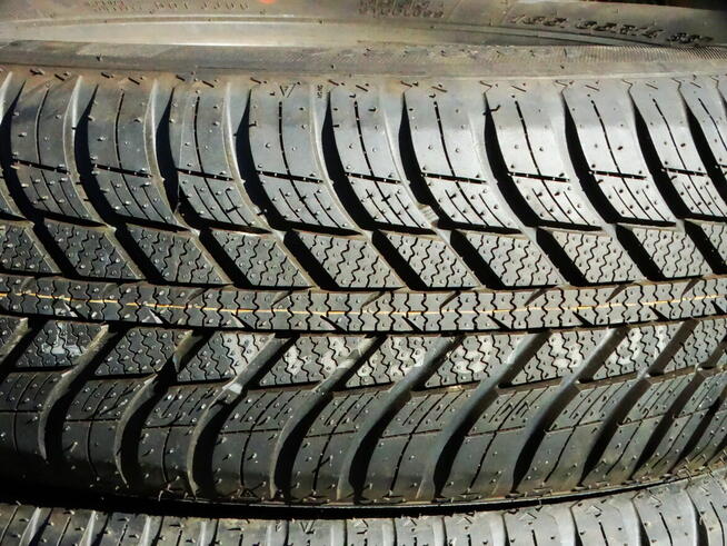 2 opony Nexen NBlue 4Season 185/65R14 86T całoroczne opony