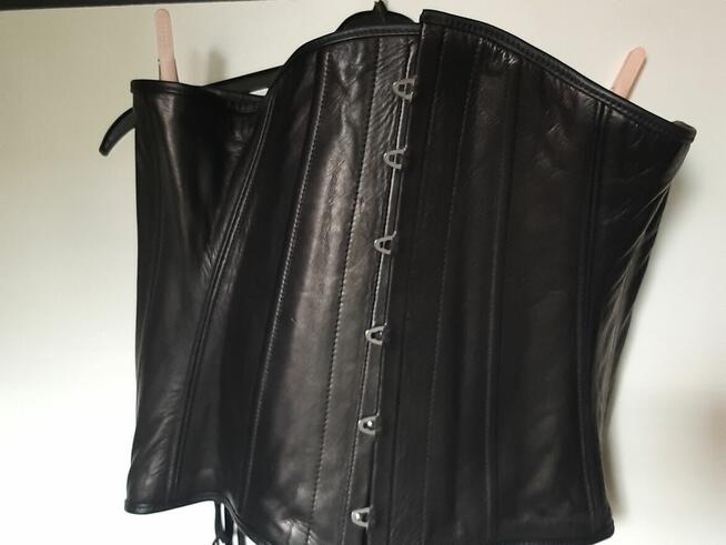 Gotycki gorset - skóra naturalna