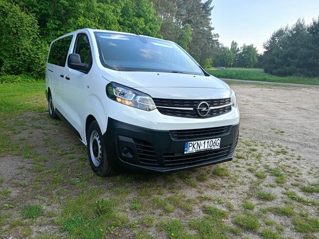 OPEL VIVARO wersja long 9 osób