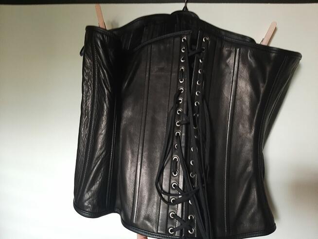 Gotycki gorset - skóra naturalna