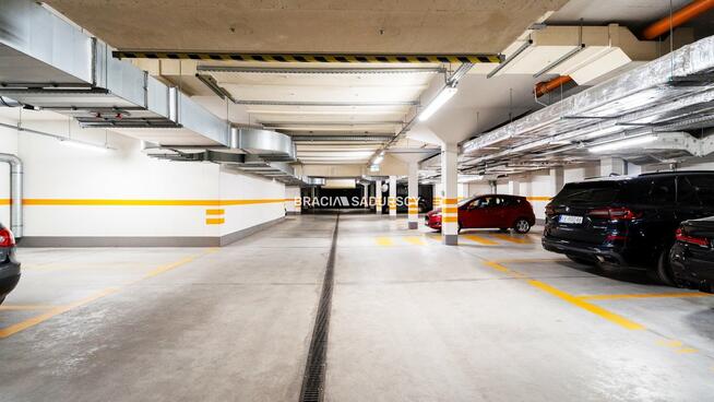 Garaż Kraków Prądnik Czerwony, Dobrego Pasterza