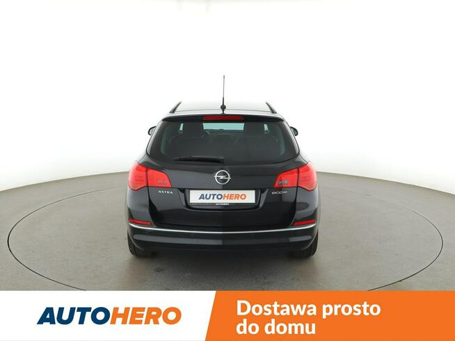 Opel Astra PDC grzane fotele klima auto tempomat navi bluetooth