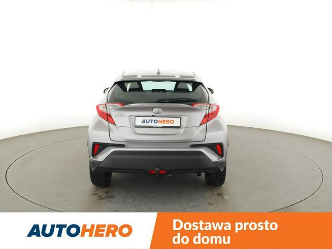 Toyota C-HR niski przebieg grzane fotele kamera ACC