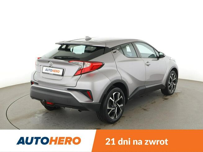 Toyota C-HR niski przebieg grzane fotele kamera ACC