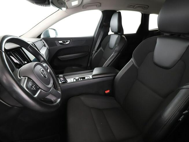 Volvo XC 60 mHEV 4x4 automat full LED półskóra navi klima auto hak