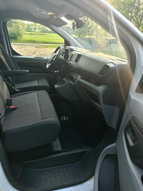OPEL VIVARO wersja long 9 osób