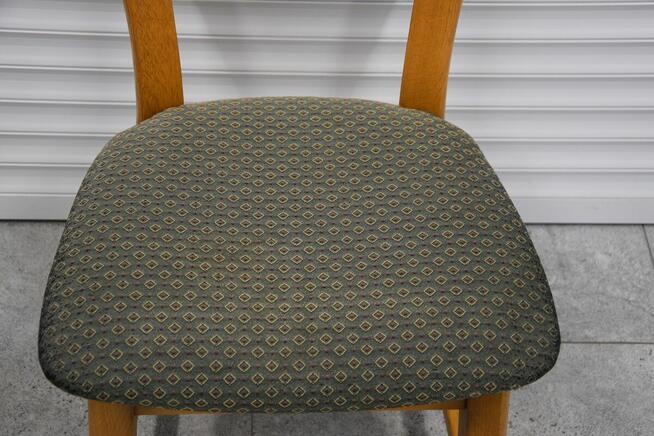 krzesła dębowe 4 sztuki - jak nowe