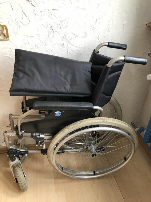 Sprzedam wózek inwalidzki bez podnózek