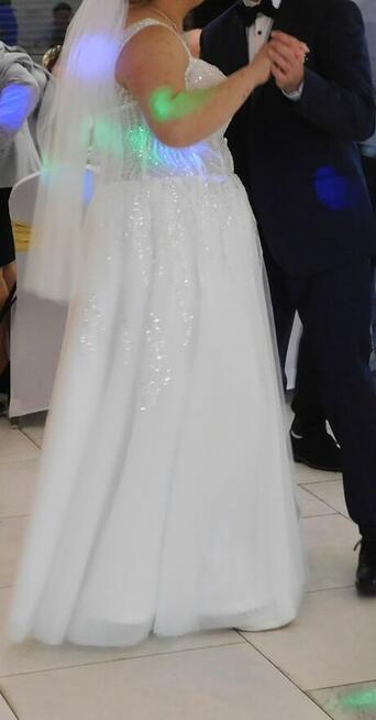 Piękna suknia ślubna