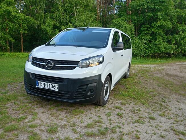 OPEL VIVARO wersja long 9 osób