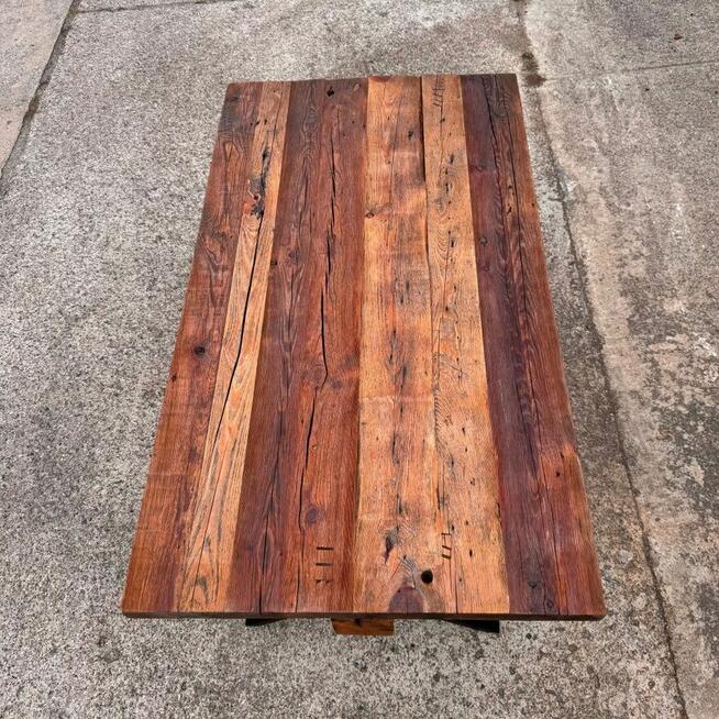 Stół z duszą i historią z starego drewna