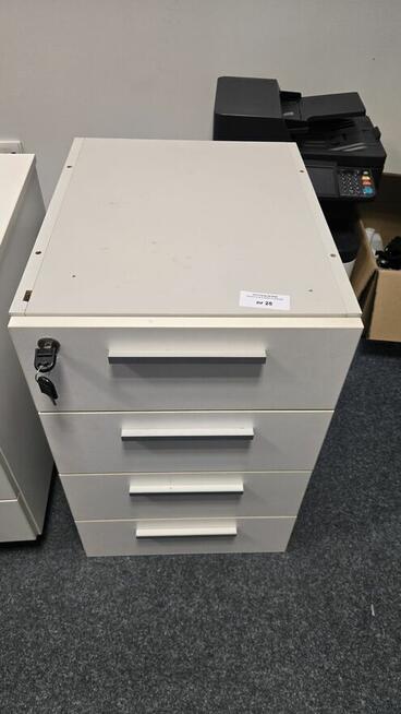 Meble biurowe i drobne urządzenia