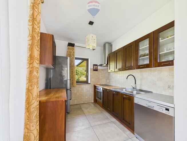 Dom wolnostojący z garażem- Łopuszna