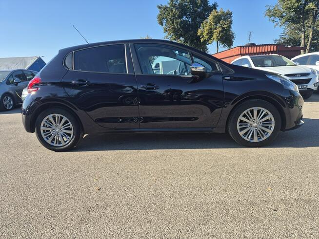 Peugeot 208 1.2 5drzwi Ładny
