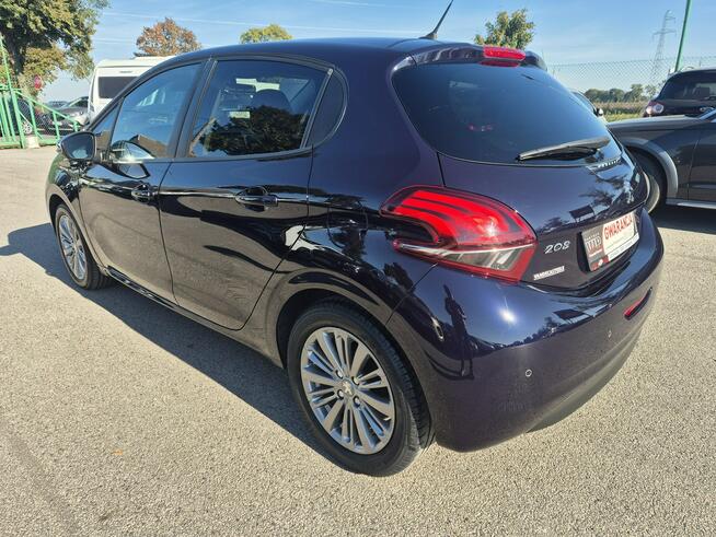 Peugeot 208 1.2 5drzwi Ładny