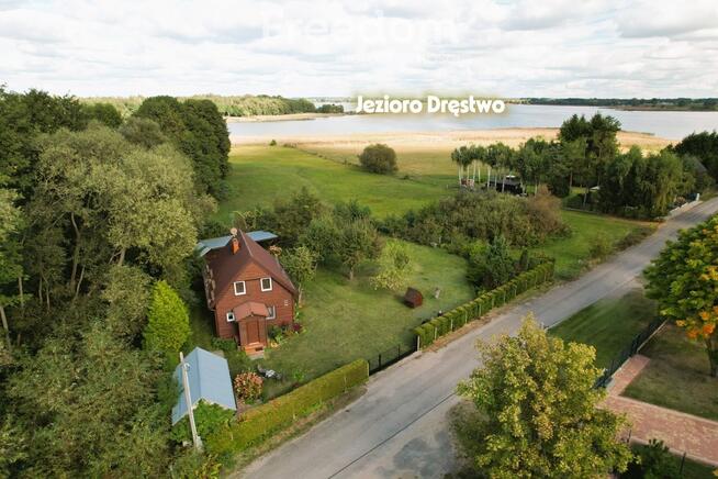 Działka z domkiem blisko jeziora Dręstwo