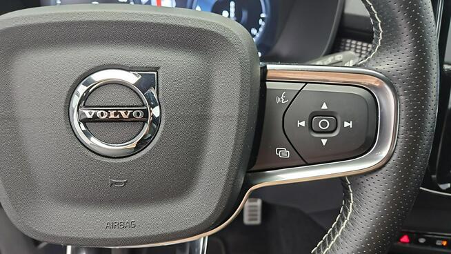 Volvo XC 40 T5 Plug-In Hybrid R-Design ! Z Polskiego Salonu ! Faktura Vat !