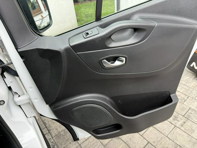 Renault Trafic LIFT !!! LEDY !!! - długi / LONG z klimą - bardzo zadbany